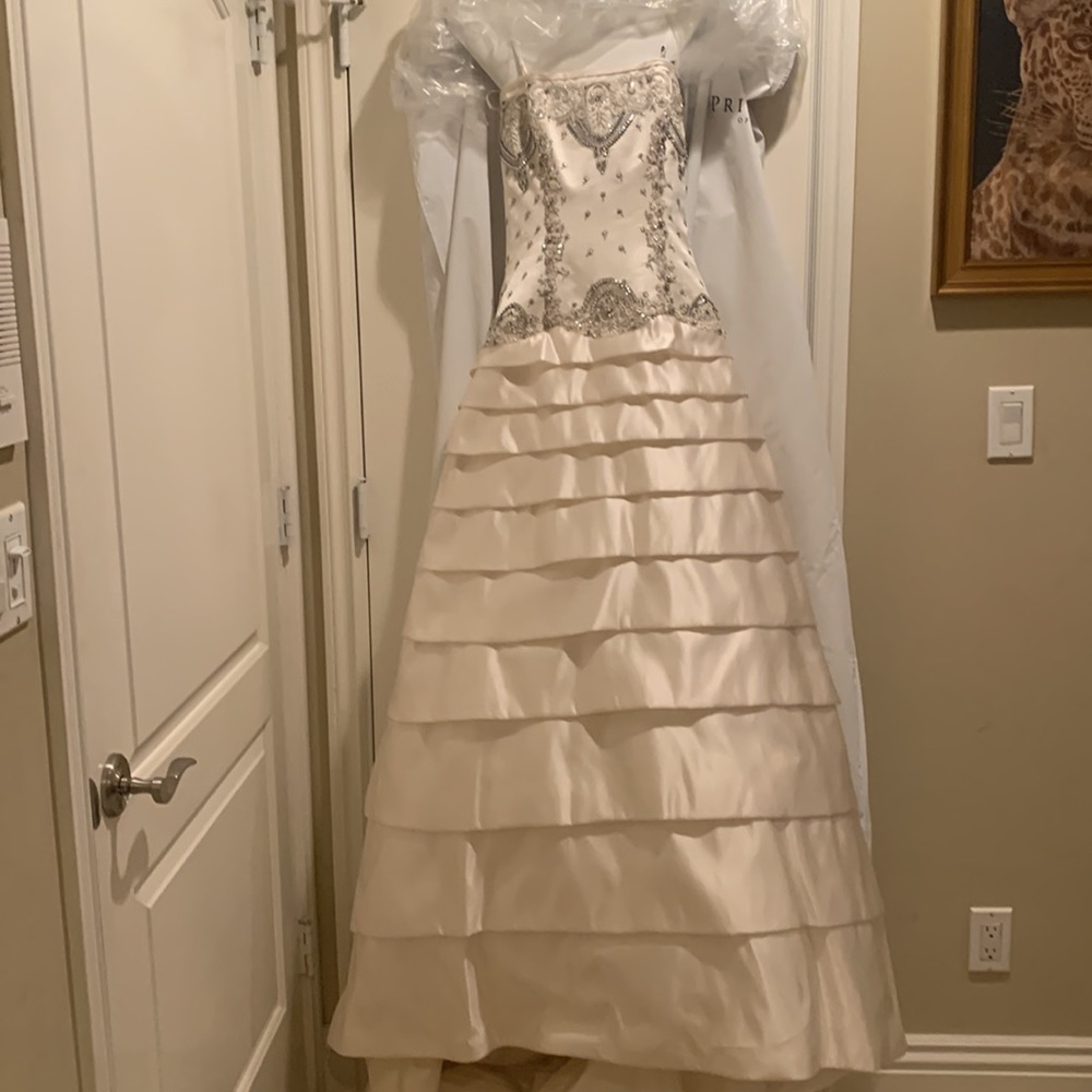 Priscilla of Boston NWT Wedding Dress Size 6